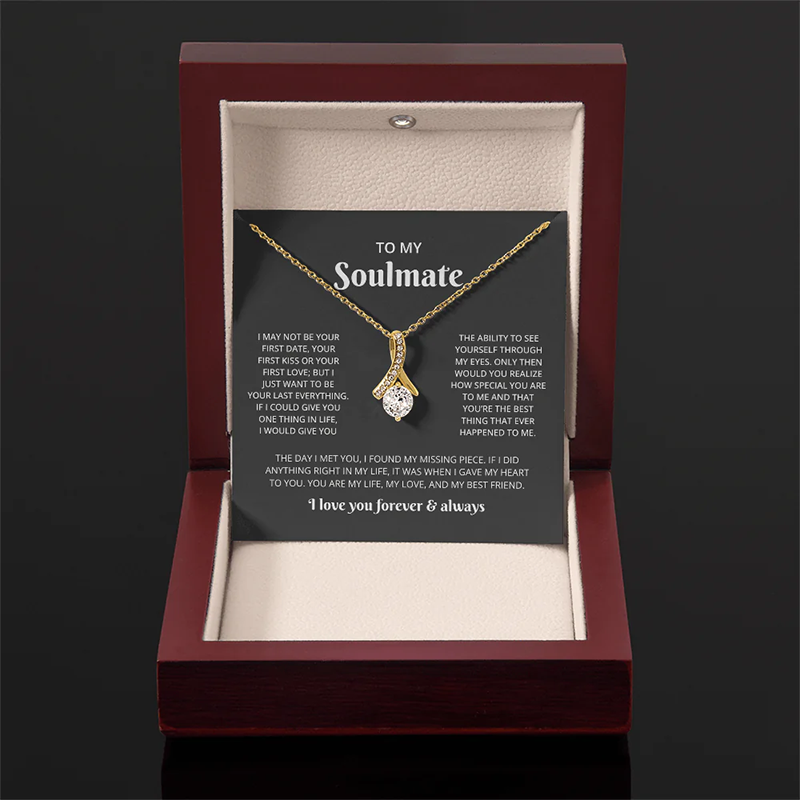 Interlocking Heart Pendant Necklace