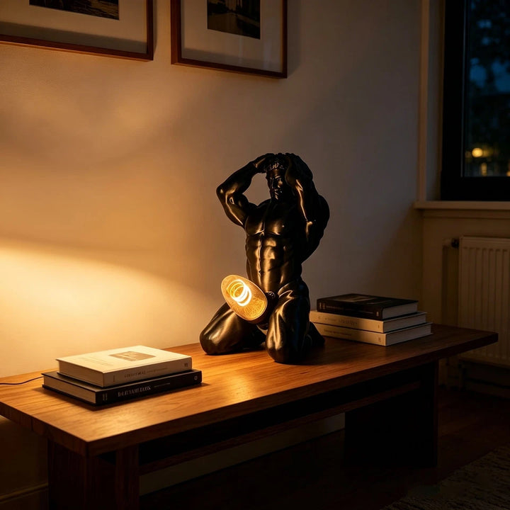 😍😍Bold Male Figure Table Lamp