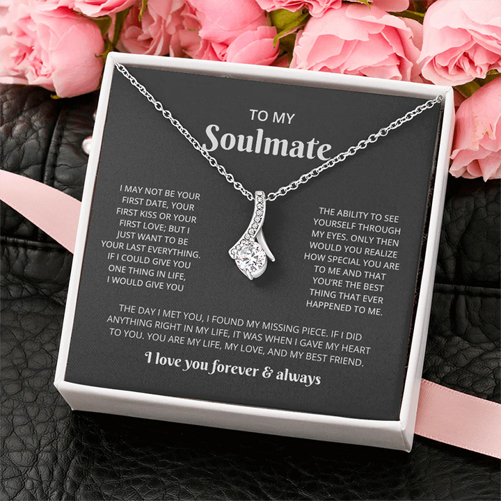 Interlocking Heart Pendant Necklace