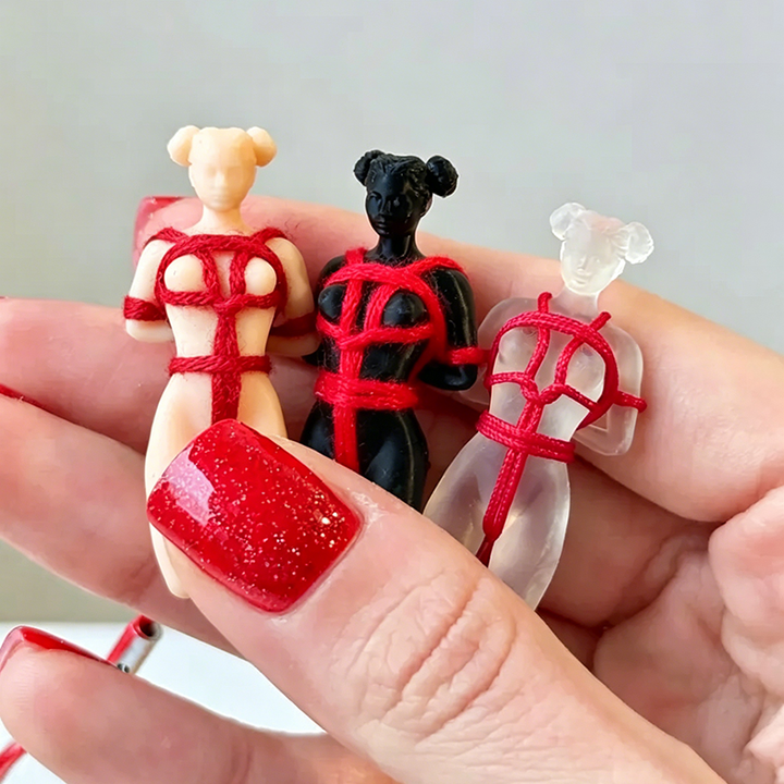 Shibari Statue Art Keychain