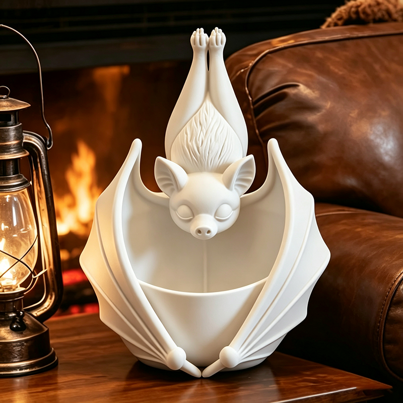 Bat-shaped flowerpot