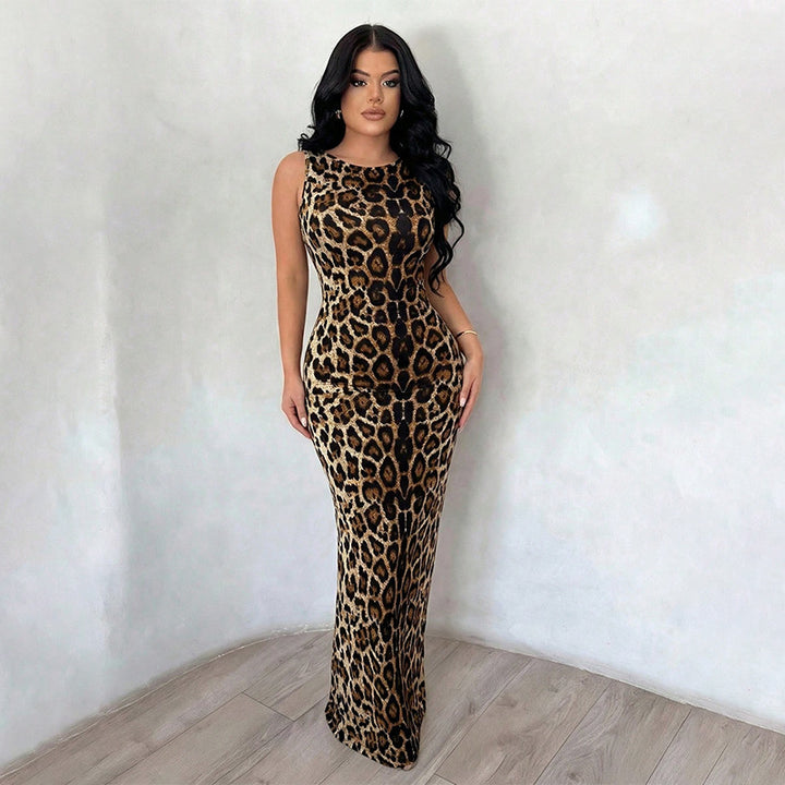Sexy and elegant leopard print dress for women, backless long skirt
