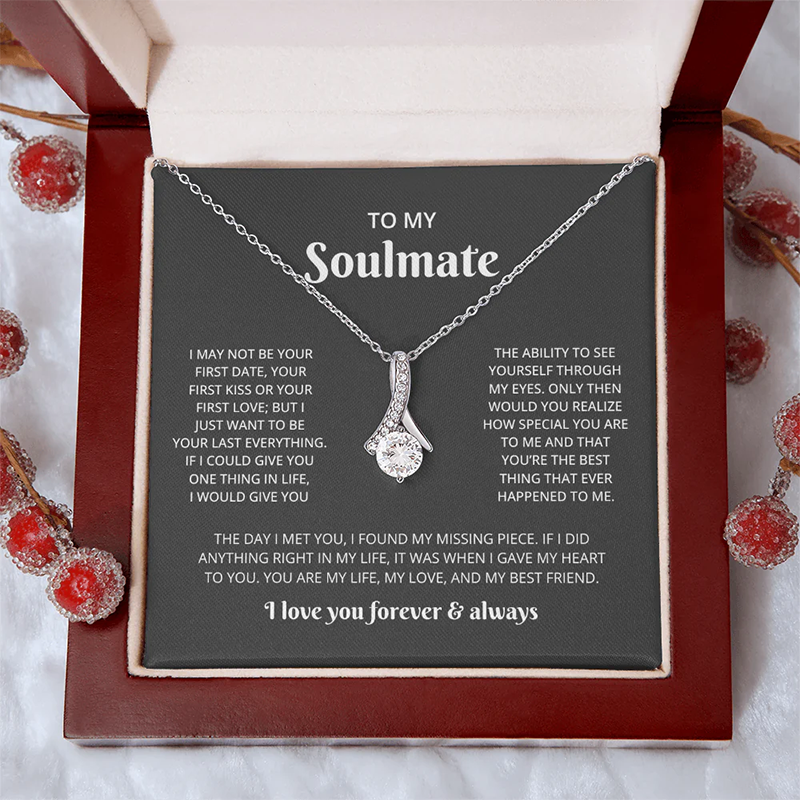 Interlocking Heart Pendant Necklace