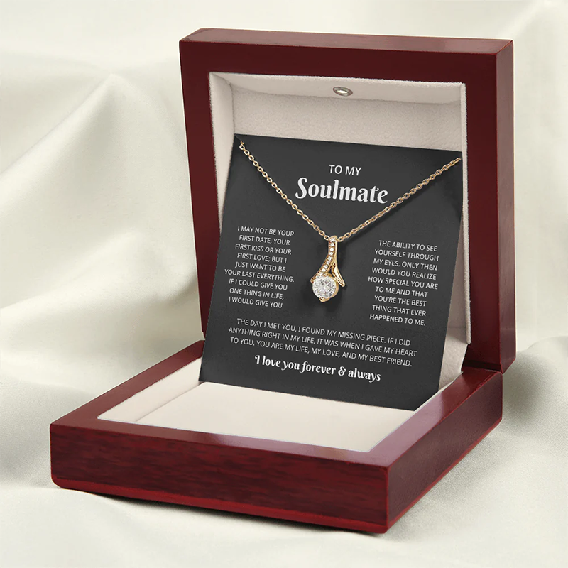 Interlocking Heart Pendant Necklace