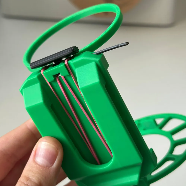 Foldable belt drink holder