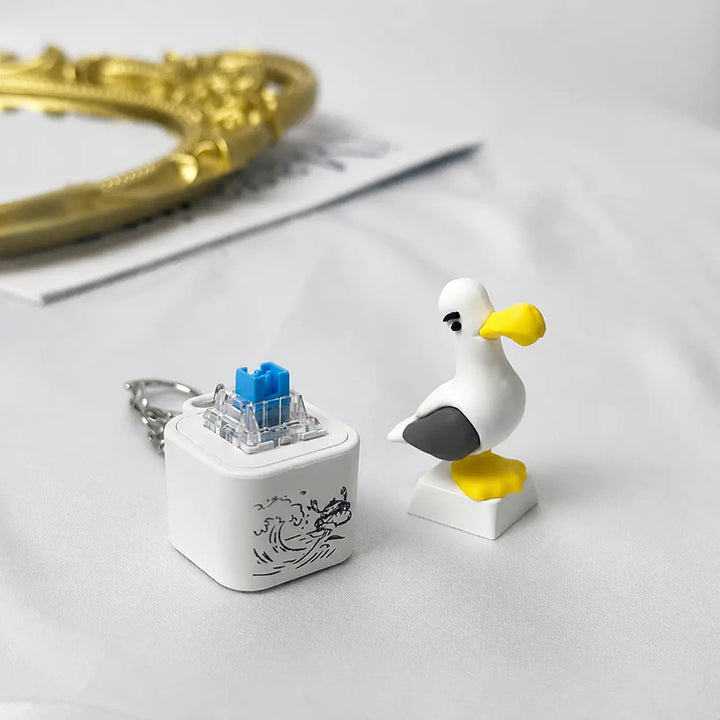 Seagull Stress-Relief Sound-Making Toy Keychain